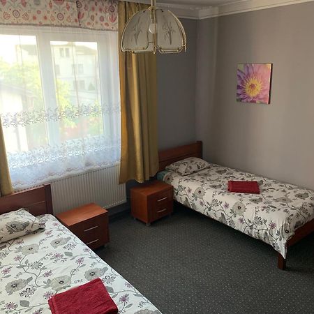 Regina House Hotell Kaunas Exteriör bild